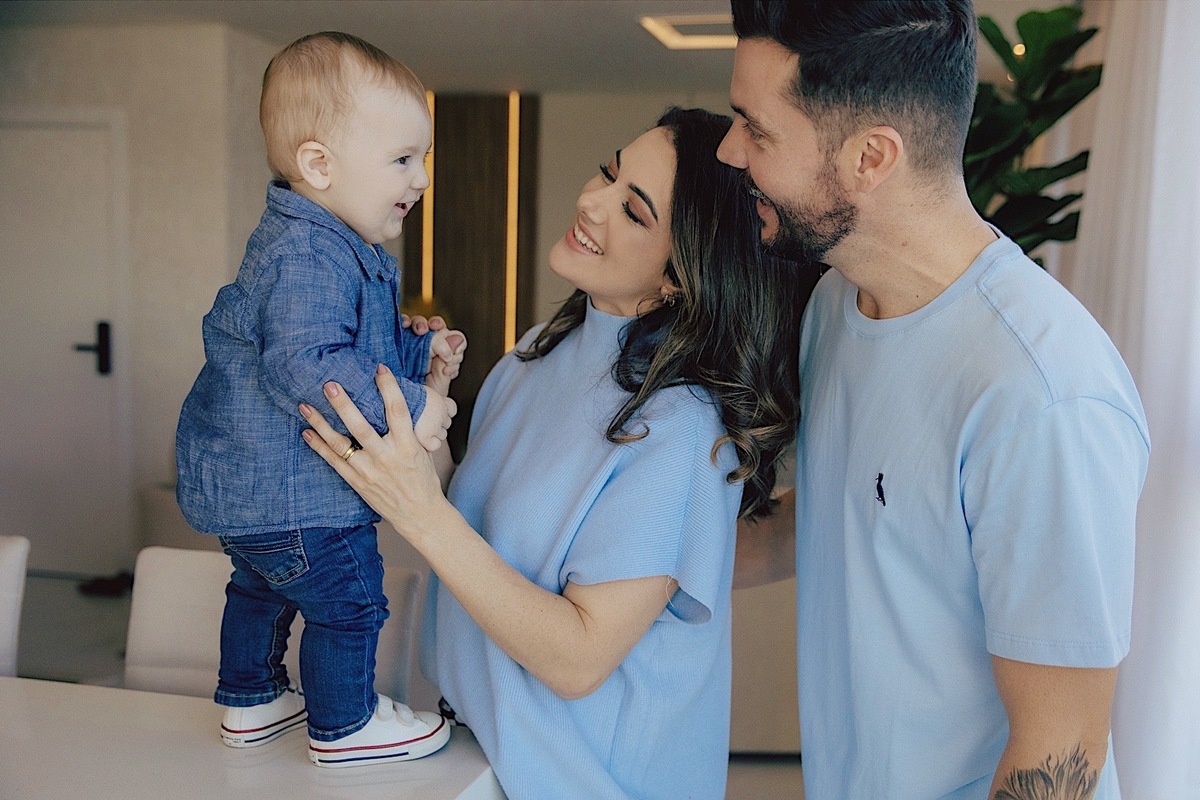 ensaio familia - ensaio em casa - ensaio fotografico - fotografos de itapema - fotografia de familia - familia - chroma fotografia