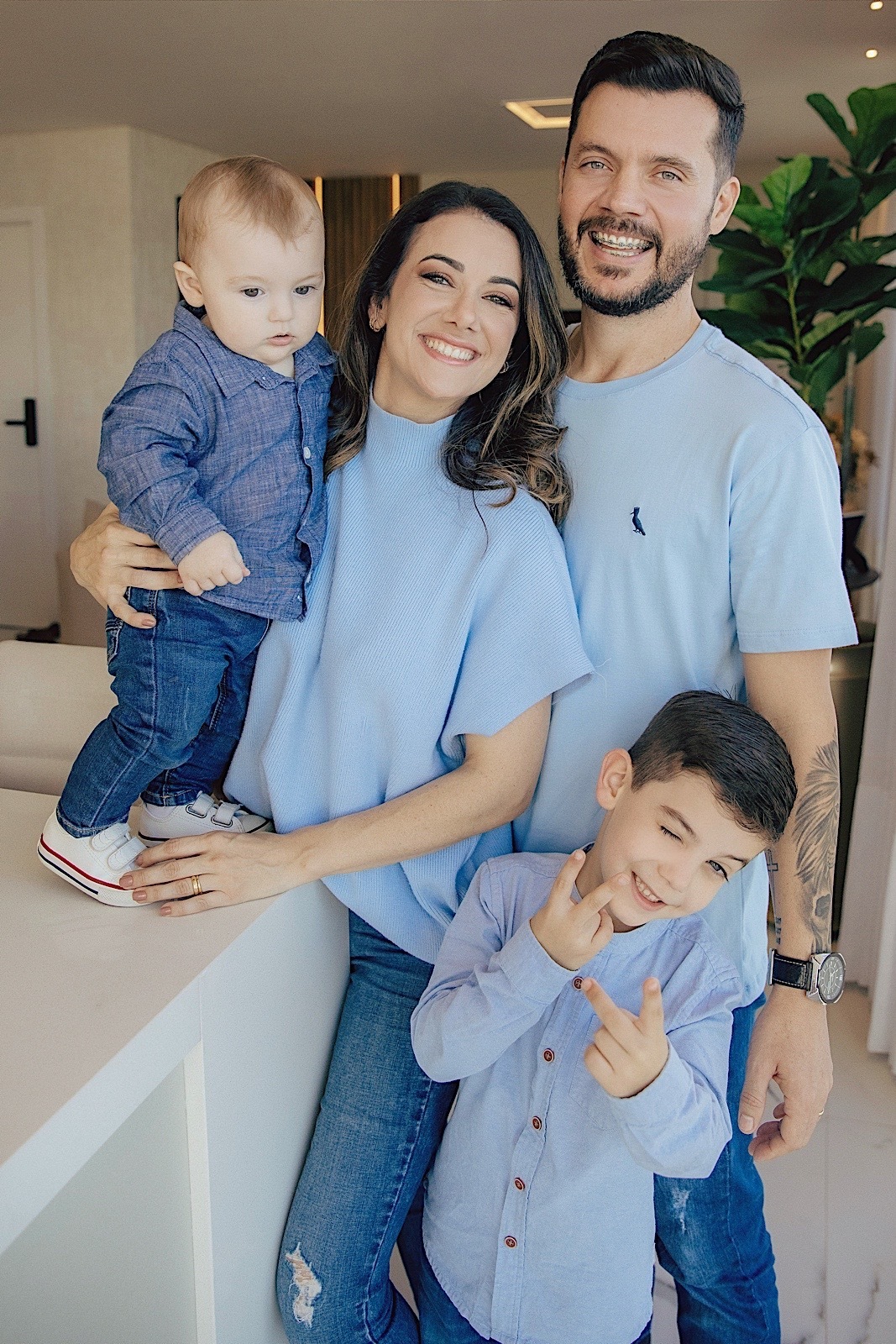 ensaio familia - ensaio em casa - ensaio fotografico - fotografos de itapema - fotografia de familia - familia - chroma fotografia