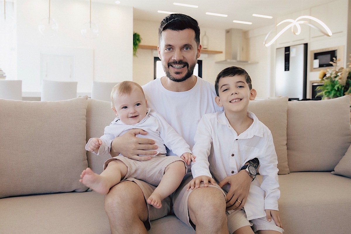 ensaio familia - ensaio em casa - ensaio fotografico - fotografos de itapema - fotografia de familia - familia - chroma fotografia