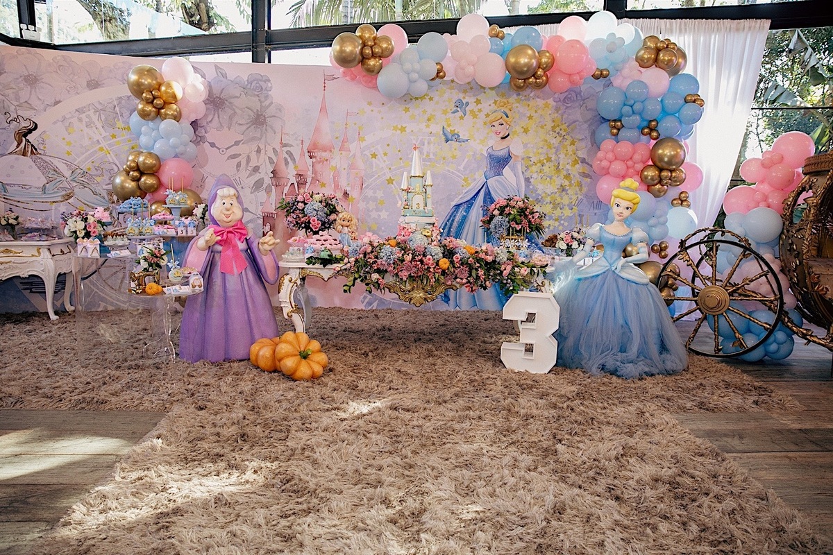 aniversario - aniversario infantil - aniversario da cinderela - tema cinderela - 3 anos da Maite - fotografos jaragua do sul - chroma fotografia