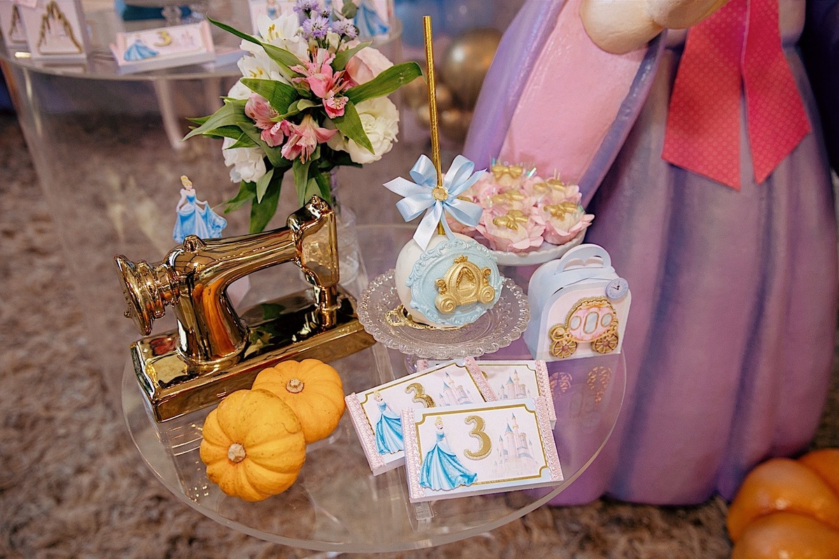 aniversario - aniversario infantil - aniversario da cinderela - tema cinderela - 3 anos da Maite - fotografos jaragua do sul - chroma fotografia