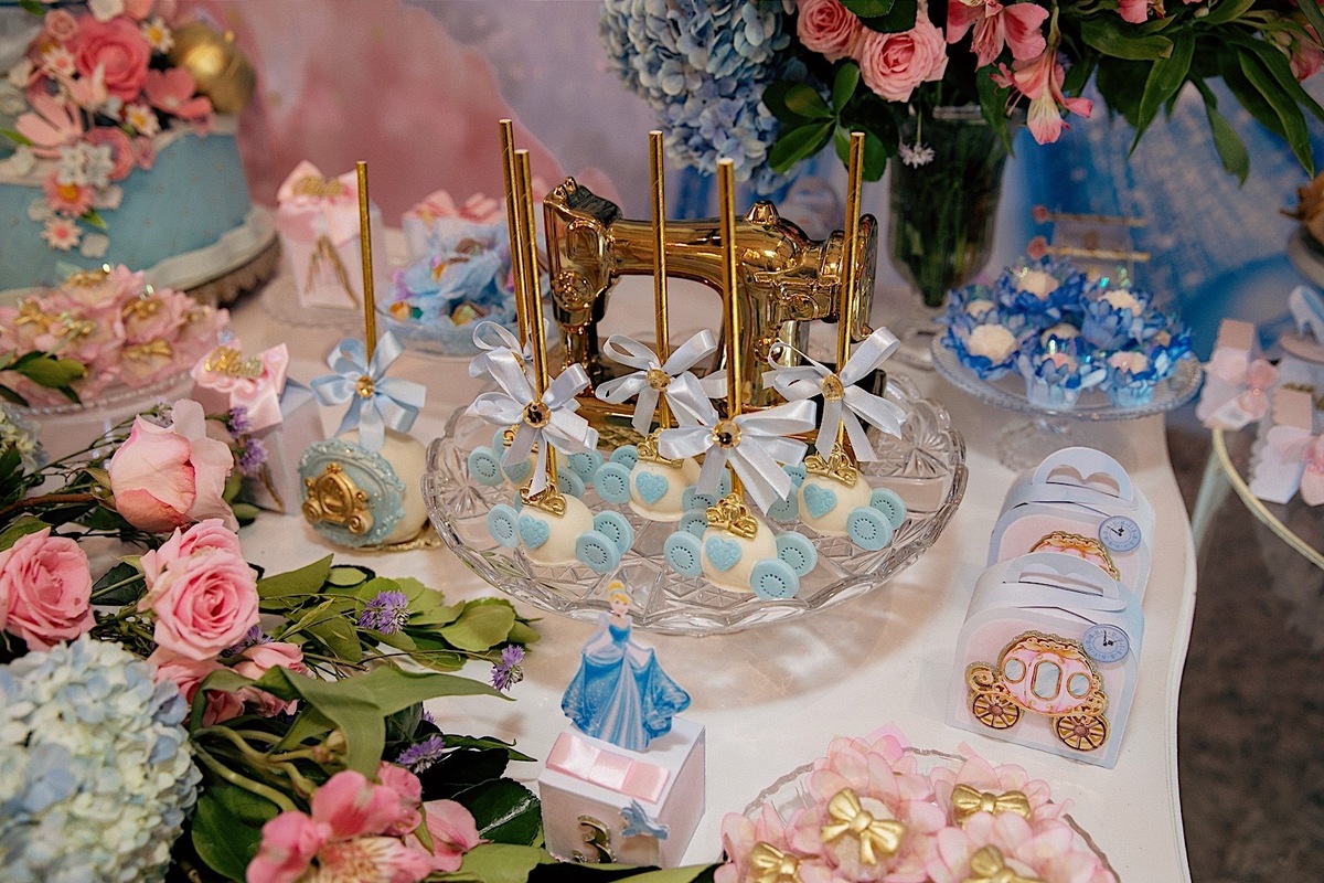 aniversario - aniversario infantil - aniversario da cinderela - tema cinderela - 3 anos da Maite - fotografos jaragua do sul - chroma fotografia