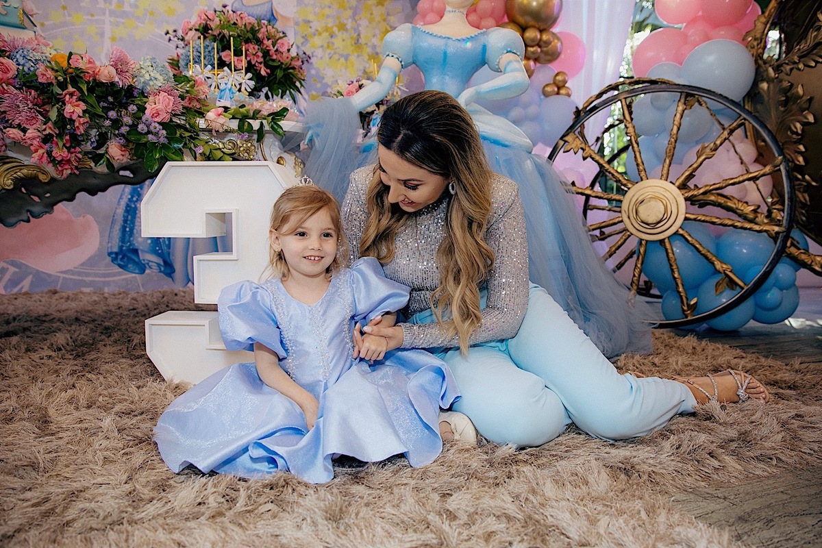 aniversario - aniversario infantil - aniversario da cinderela - tema cinderela - 3 anos da Maite - fotografos jaragua do sul - chroma fotografia