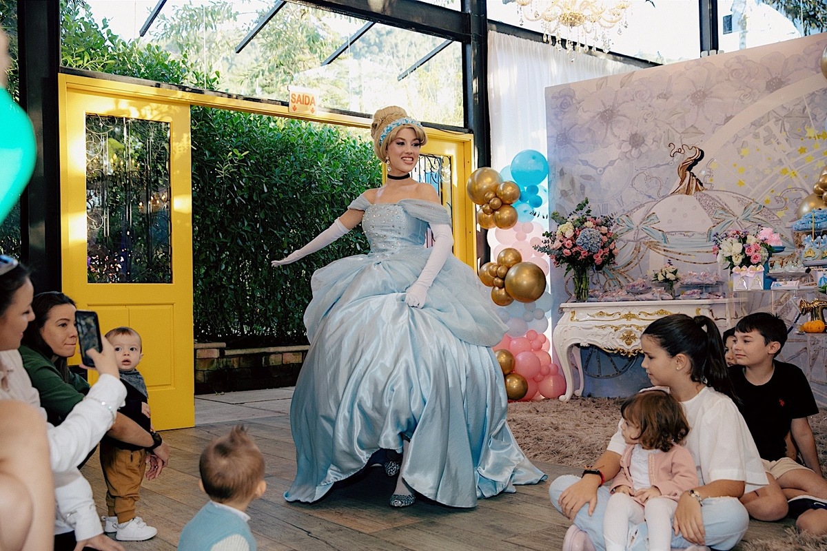 aniversario - aniversario infantil - aniversario da cinderela - tema cinderela - 3 anos da Maite - fotografos jaragua do sul - chroma fotografia