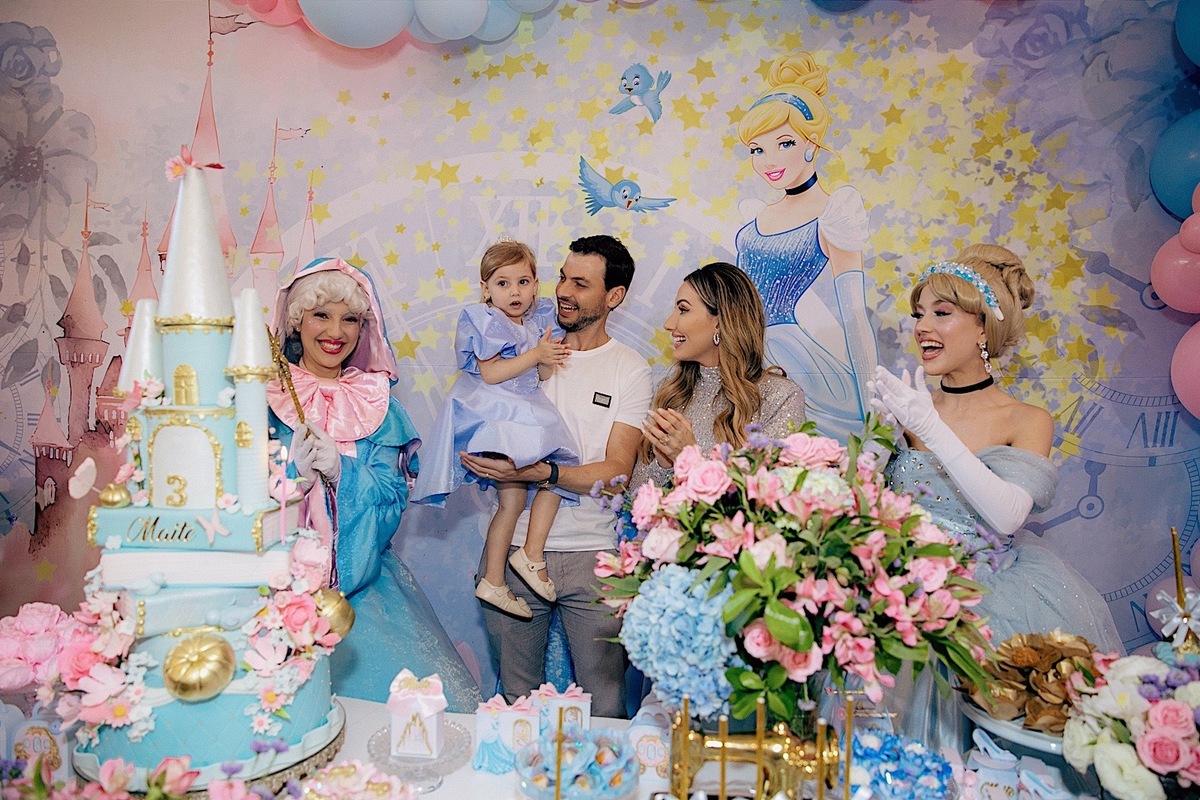 aniversario - aniversario infantil - aniversario da cinderela - tema cinderela - 3 anos da Maite - fotografos jaragua do sul - chroma fotografia