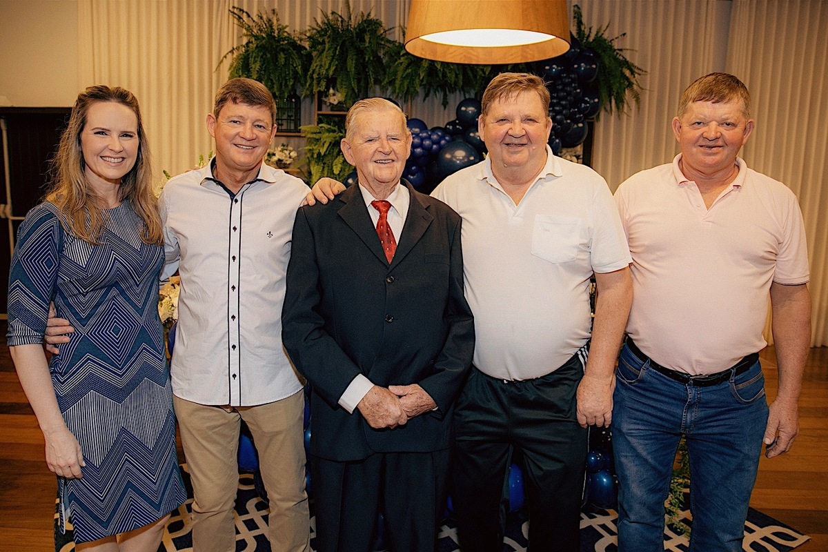 aniversario - aniversario de adulto - aniversario de 90 anos - egon 90 anos - festa na arweg - fotografos jaragua do sul - chroma fotografia