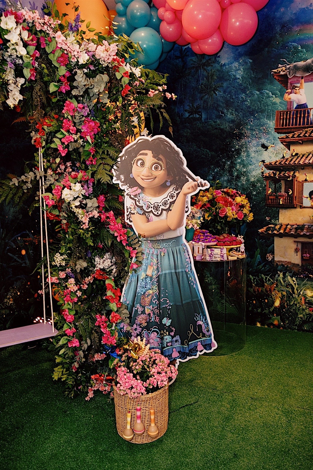 aniversario - aniversario infantil - helena e luiza 5 anos - aniversario no le classique - tema familia madrigal - aniversario em jaragua do sul - fotografos jaragua do sul - fotografia infantil - chroma fotografia