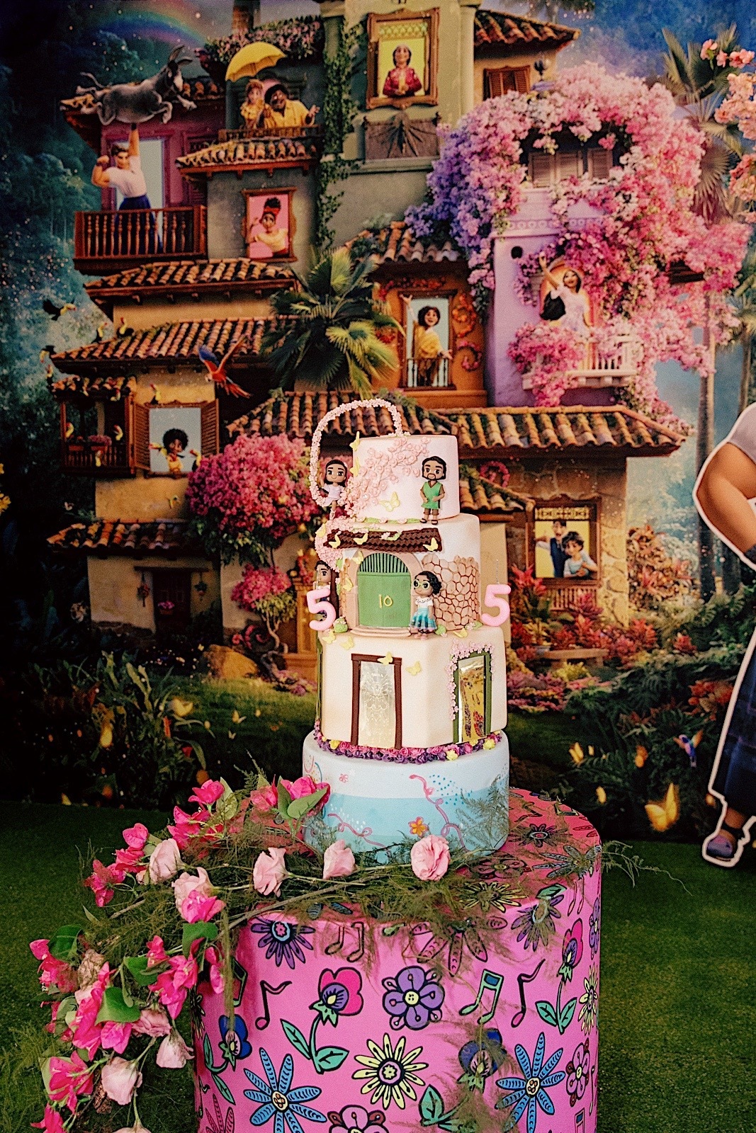 aniversario - aniversario infantil - helena e luiza 5 anos - aniversario no le classique - tema familia madrigal - aniversario em jaragua do sul - fotografos jaragua do sul - fotografia infantil - chroma fotografia