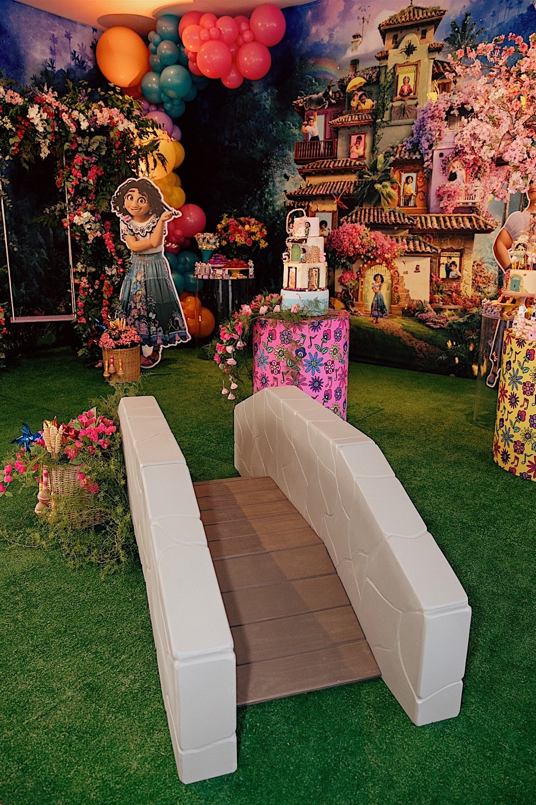 aniversario - aniversario infantil - helena e luiza 5 anos - aniversario no le classique - tema familia madrigal - aniversario em jaragua do sul - fotografos jaragua do sul - fotografia infantil - chroma fotografia