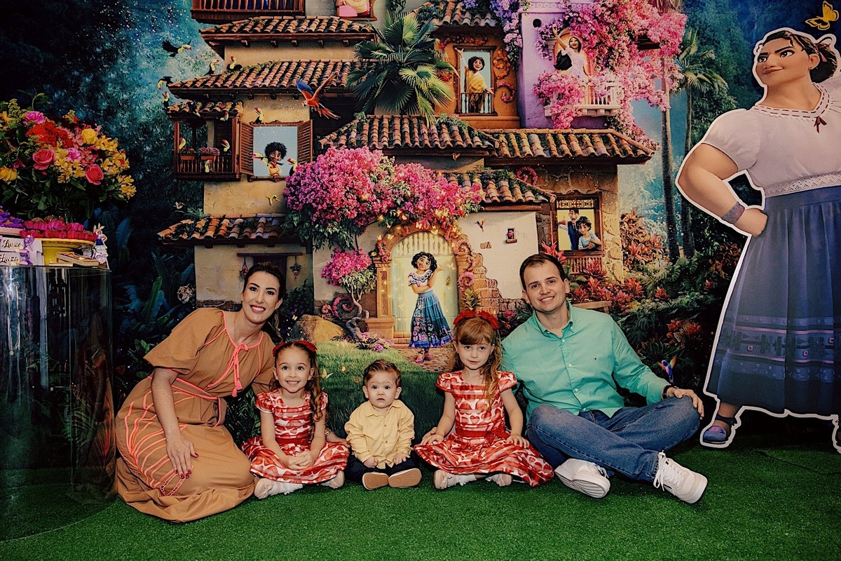 aniversario - aniversario infantil - helena e luiza 5 anos - aniversario no le classique - tema familia madrigal - aniversario em jaragua do sul - fotografos jaragua do sul - fotografia infantil - chroma fotografia