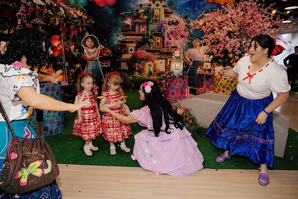 aniversario - aniversario infantil - helena e luiza 5 anos - aniversario no le classique - tema familia madrigal - aniversario em jaragua do sul - fotografos jaragua do sul - fotografia infantil - chroma fotografia