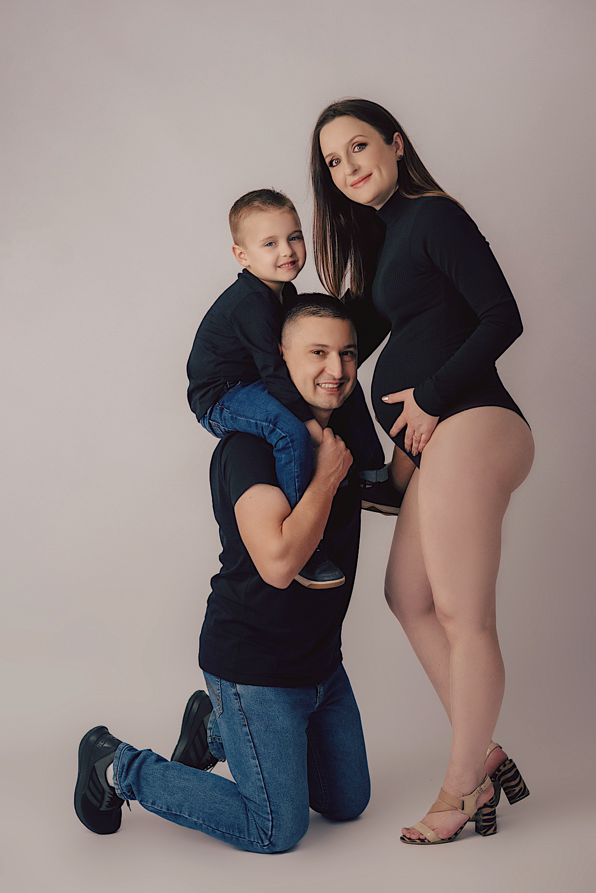 a espera de carolina - mae de 2 - ensaio estudio - chroma fotografia - sao bento do sul - ensaio gestante - gravidez