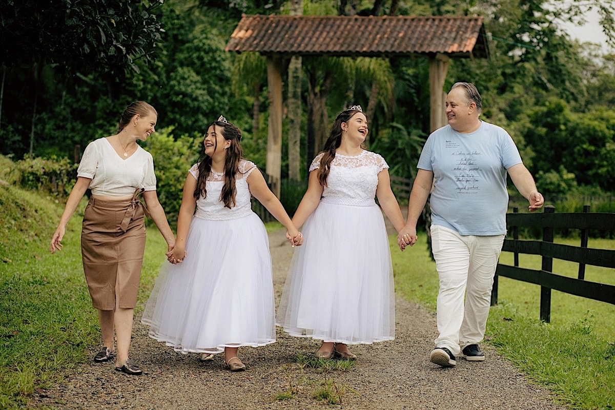 comunhao - primeira comunhao - primeira eucaristia - familia - fotografos de familia - chroma fotografia - fotografos jaragua do sul