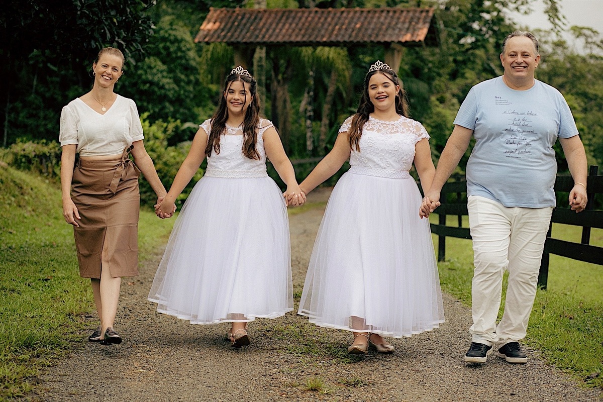 comunhao - primeira comunhao - primeira eucaristia - familia - fotografos de familia - chroma fotografia - fotografos jaragua do sul