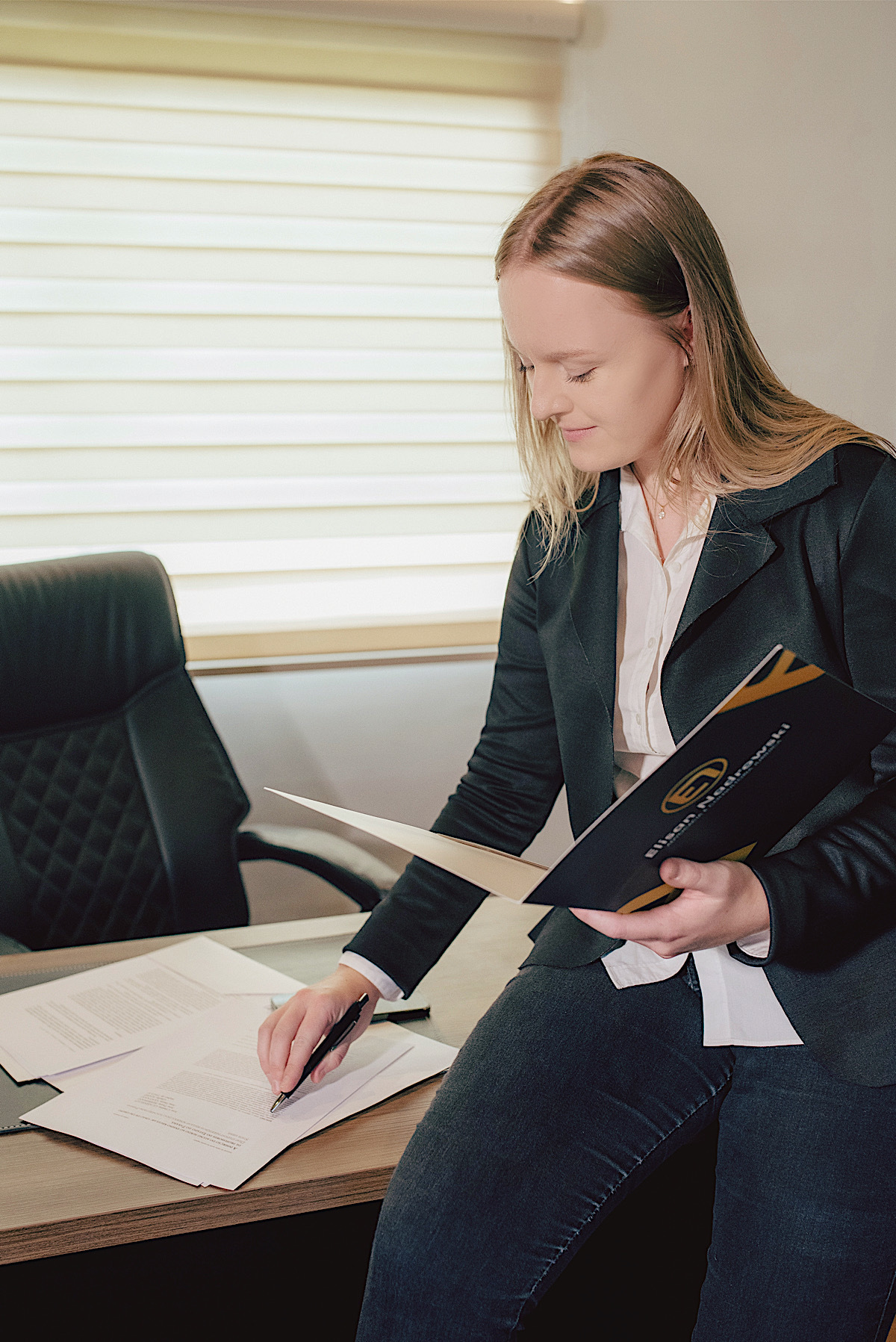 elisan nadrowski - advogados - sao bento do sul - julia - denise - chroma fotografia - lab three - escritorio - advocacia