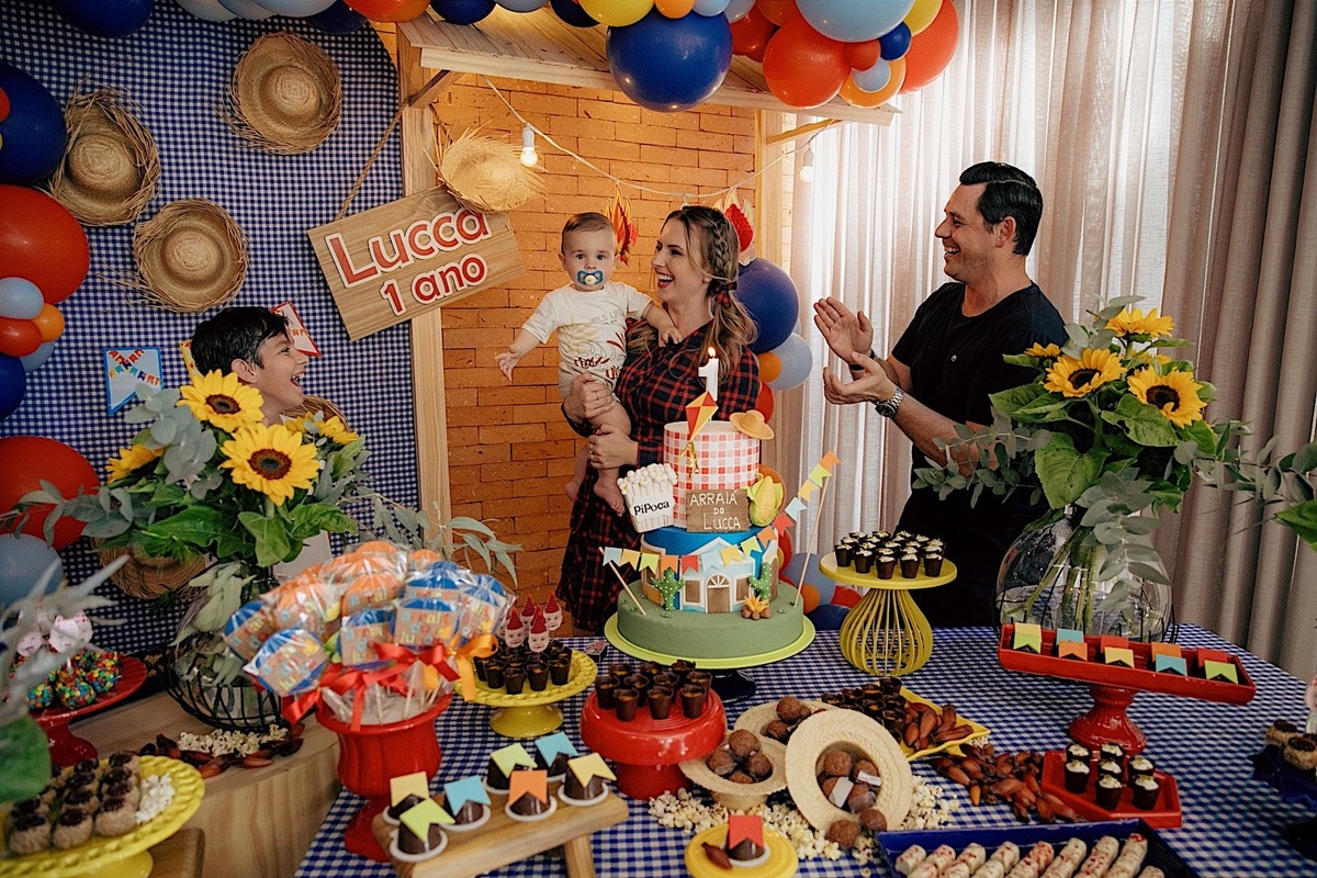 aniversario - aniversario infantil - festa de aniversario - tema junino - 1 no Lucca - fotografia infantil - fotografos jaragua do sul - chroma fotografia 