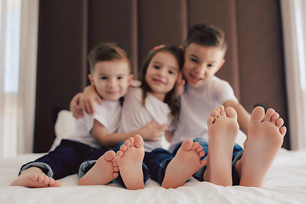 ensaio familia - mae de 3 - ensaio em casa - sao bento do sul - chroma foto