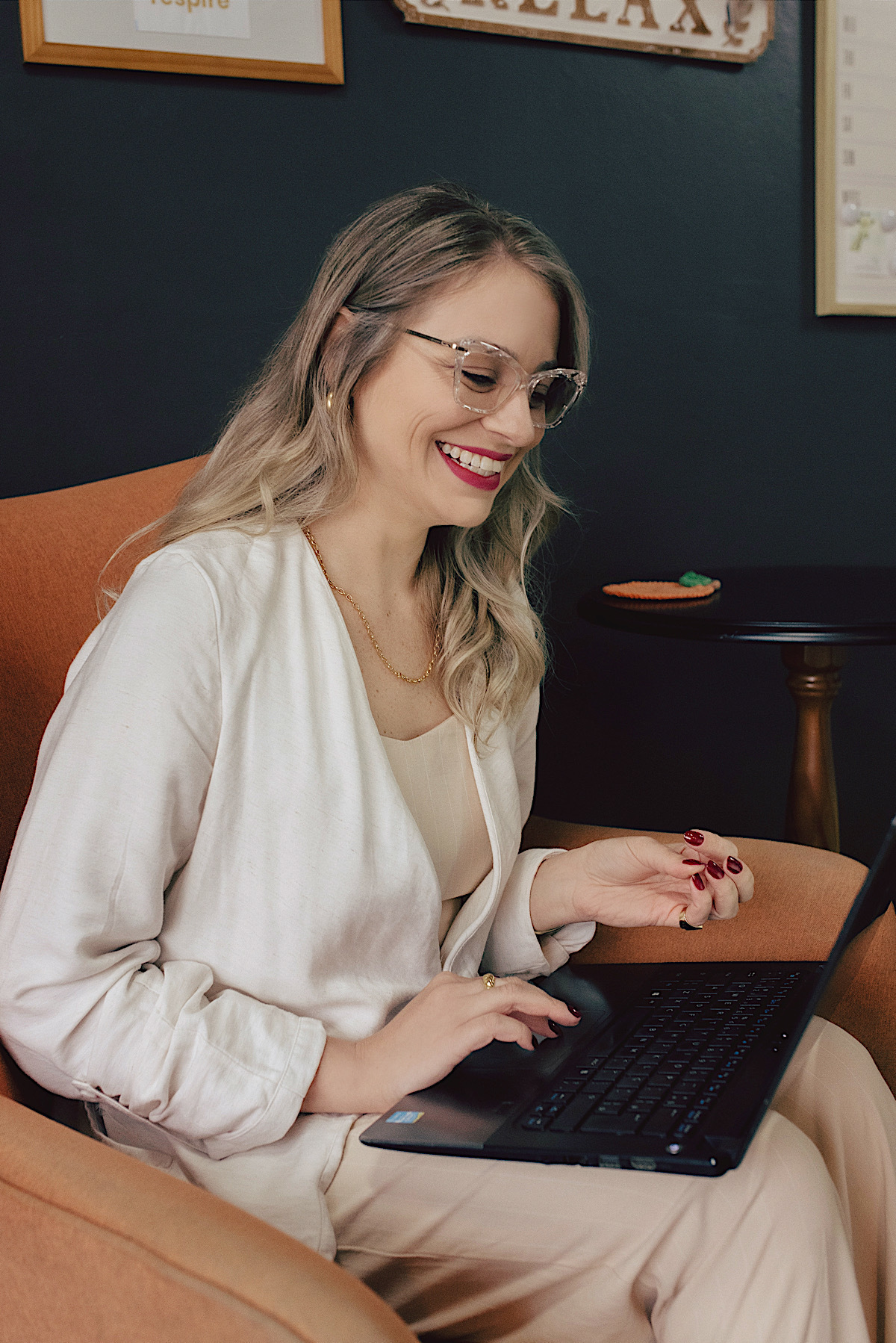 elaine magalhaes - ensaio profissional - consultorio - neuropsicologa - psicologia - neurologia - profissional - sao bento do sul - chroma fotografia