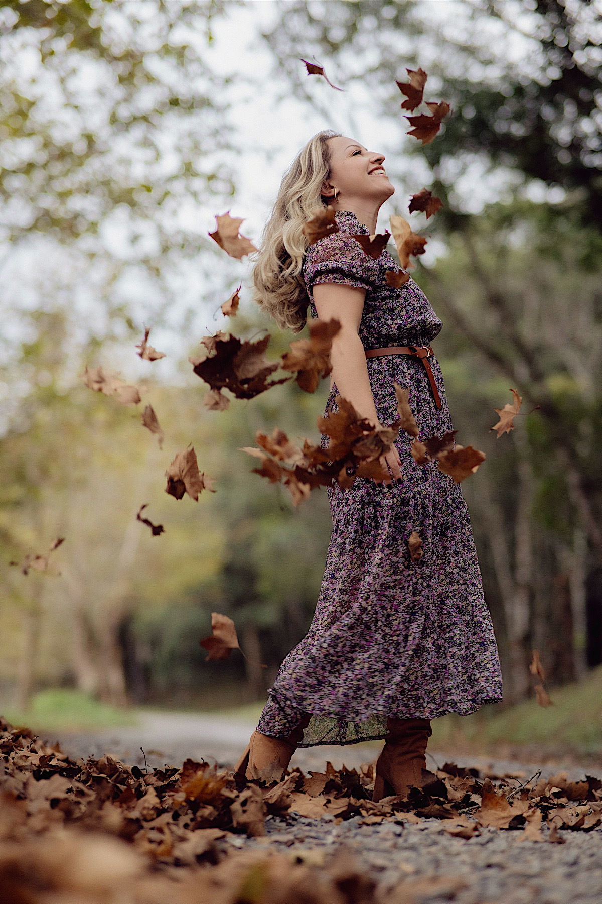 fernanda bahr - ensaio de aniversario - mini-ensaio - platano - folhas secas - ensaio outono - chroma fotografia - sao bento do sul