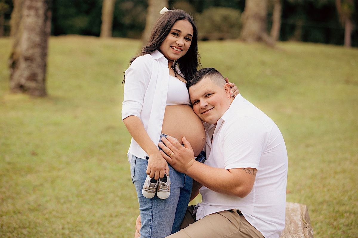 ensaio gestante - ensaio fotografico - ensaio familia - ensaio externo - ensaio no campo - fotografos jaragua do sul - fotografia de familia - chroma fotografia 