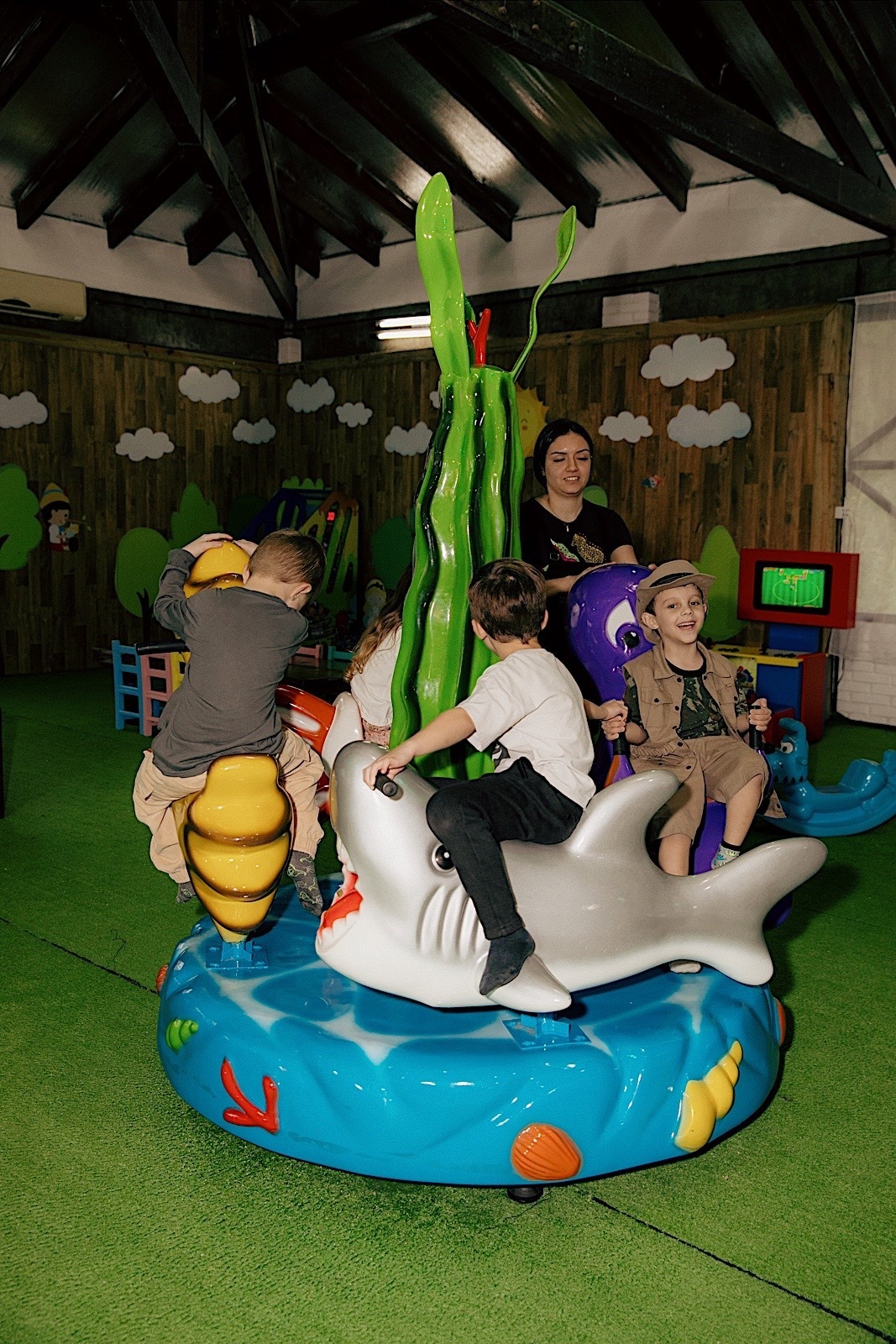 aniversario - aniversario infantil - aniversario no le classique - aniversario em jaragua do sul - fotografos jaragua do sul - fotogarfia de familia - chroma fotografia 