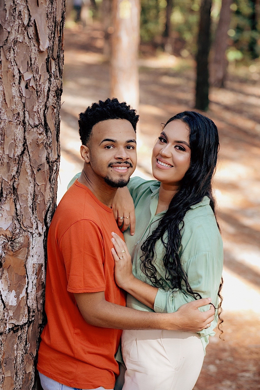 ensaio casal - ensaio no litoral - ensaio pré casamento - pré wedding - noivos 2024 - casamento - Leticia e Joao - ensaio em floripa - chroma fotografia