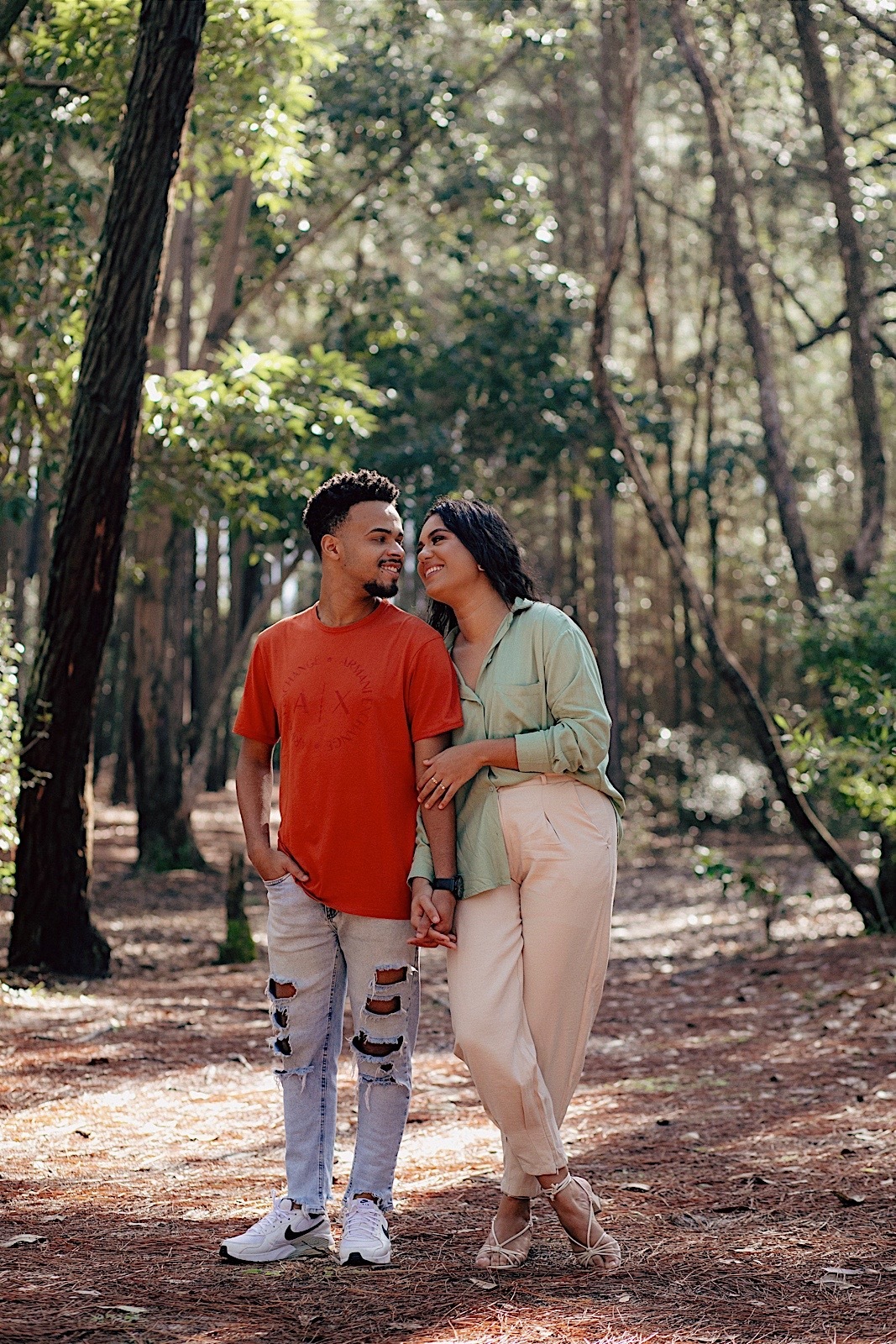 ensaio casal - ensaio no litoral - ensaio pré casamento - pré wedding - noivos 2024 - casamento - Leticia e Joao - ensaio em floripa - chroma fotografia