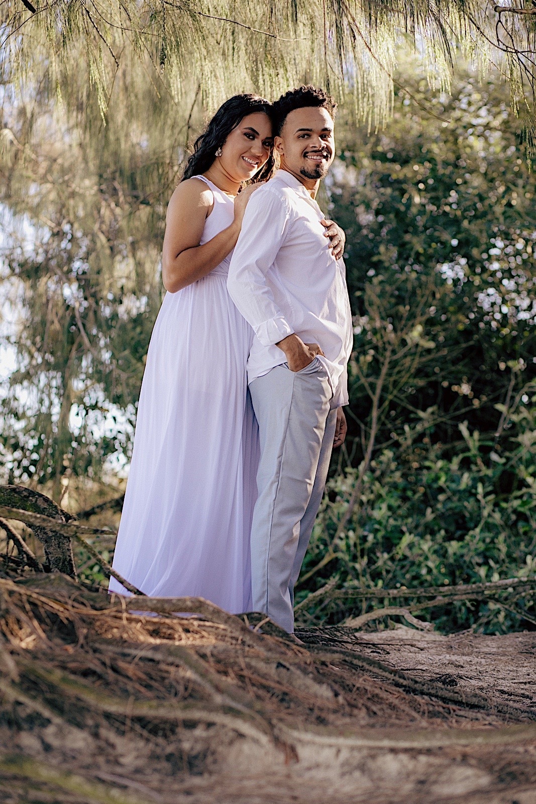 ensaio casal - ensaio no litoral - ensaio pré casamento - pré wedding - noivos 2024 - casamento - Leticia e Joao - ensaio em floripa - chroma fotografia