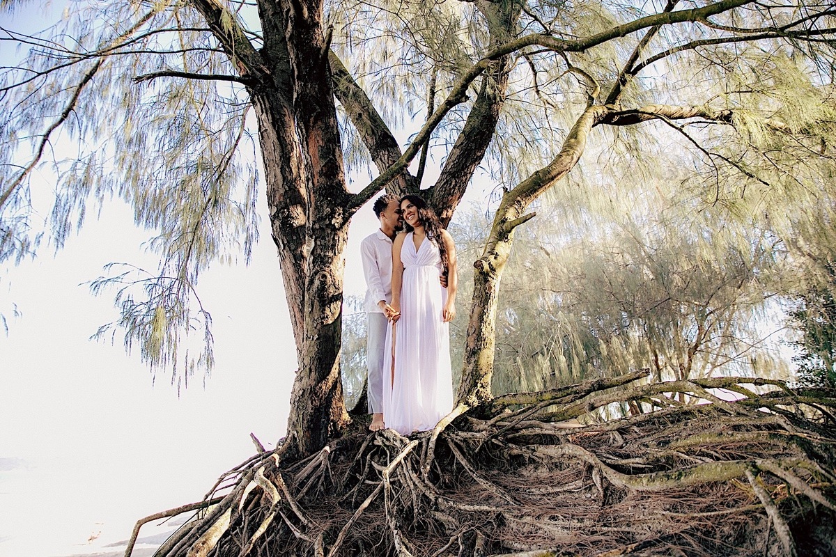 ensaio casal - ensaio no litoral - ensaio pré casamento - pré wedding - noivos 2024 - casamento - Leticia e Joao - ensaio em floripa - chroma fotografia