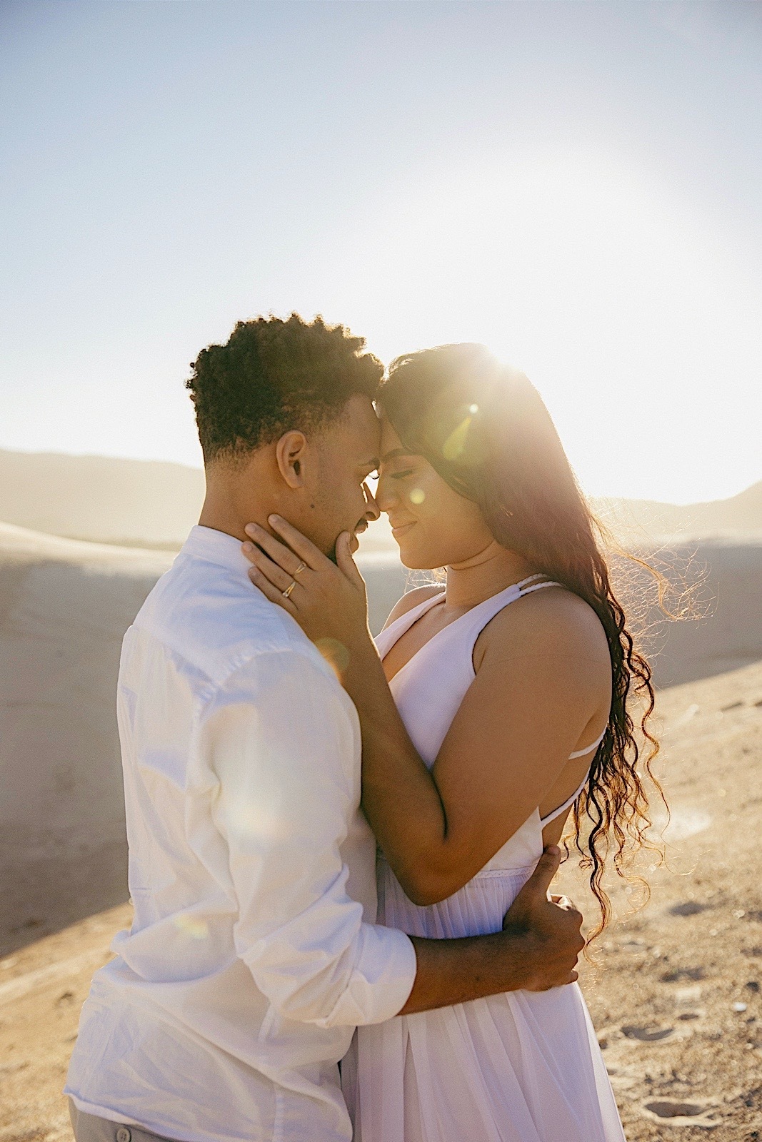 ensaio casal - ensaio no litoral - ensaio pré casamento - pré wedding - noivos 2024 - casamento - Leticia e Joao - ensaio em floripa - chroma fotografia