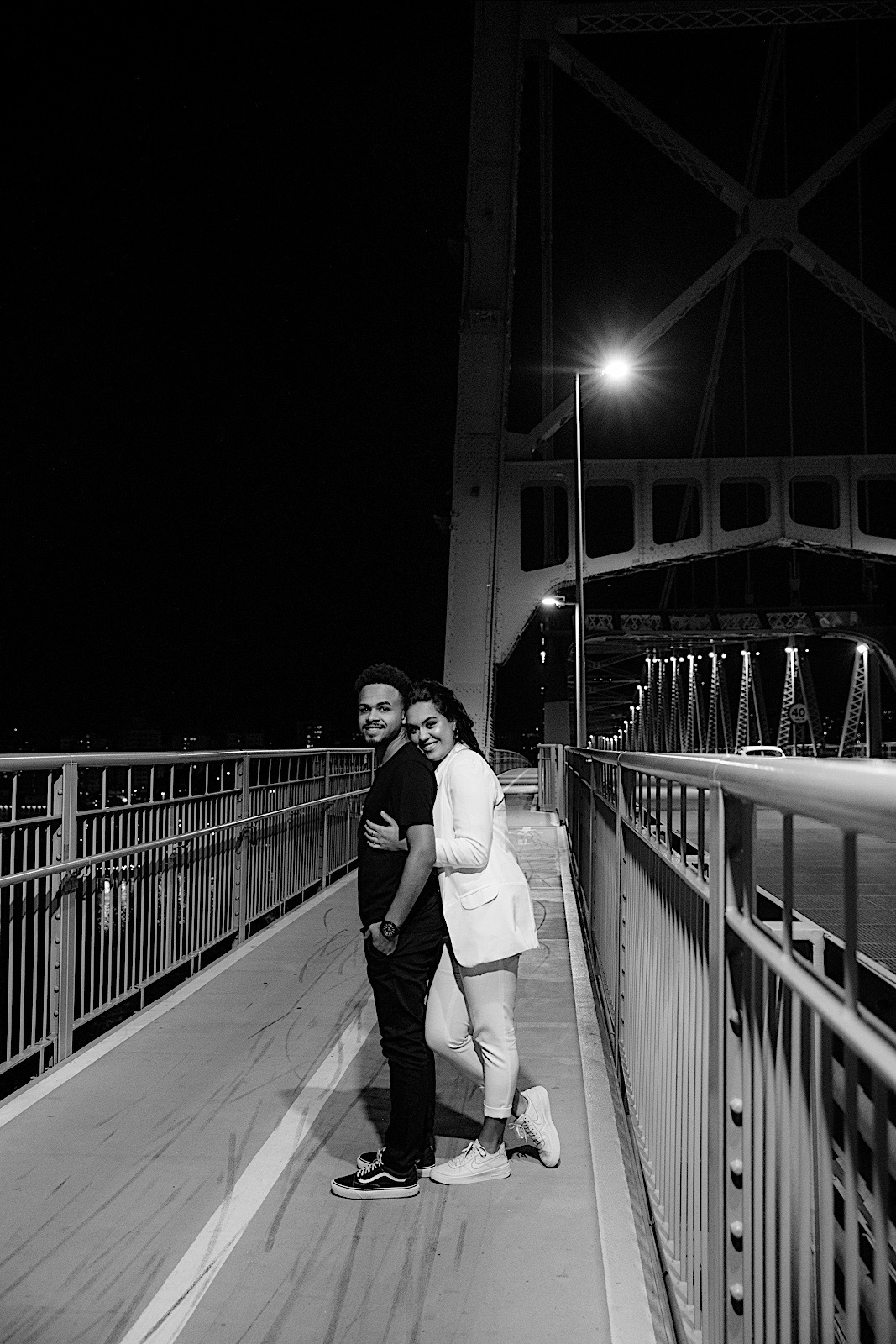 ensaio casal - ensaio no litoral - ensaio pré casamento - pré wedding - noivos 2024 - casamento - Leticia e Joao - ensaio em floripa - chroma fotografia