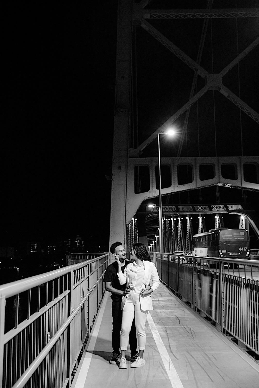 ensaio casal - ensaio no litoral - ensaio pré casamento - pré wedding - noivos 2024 - casamento - Leticia e Joao - ensaio em floripa - chroma fotografia
