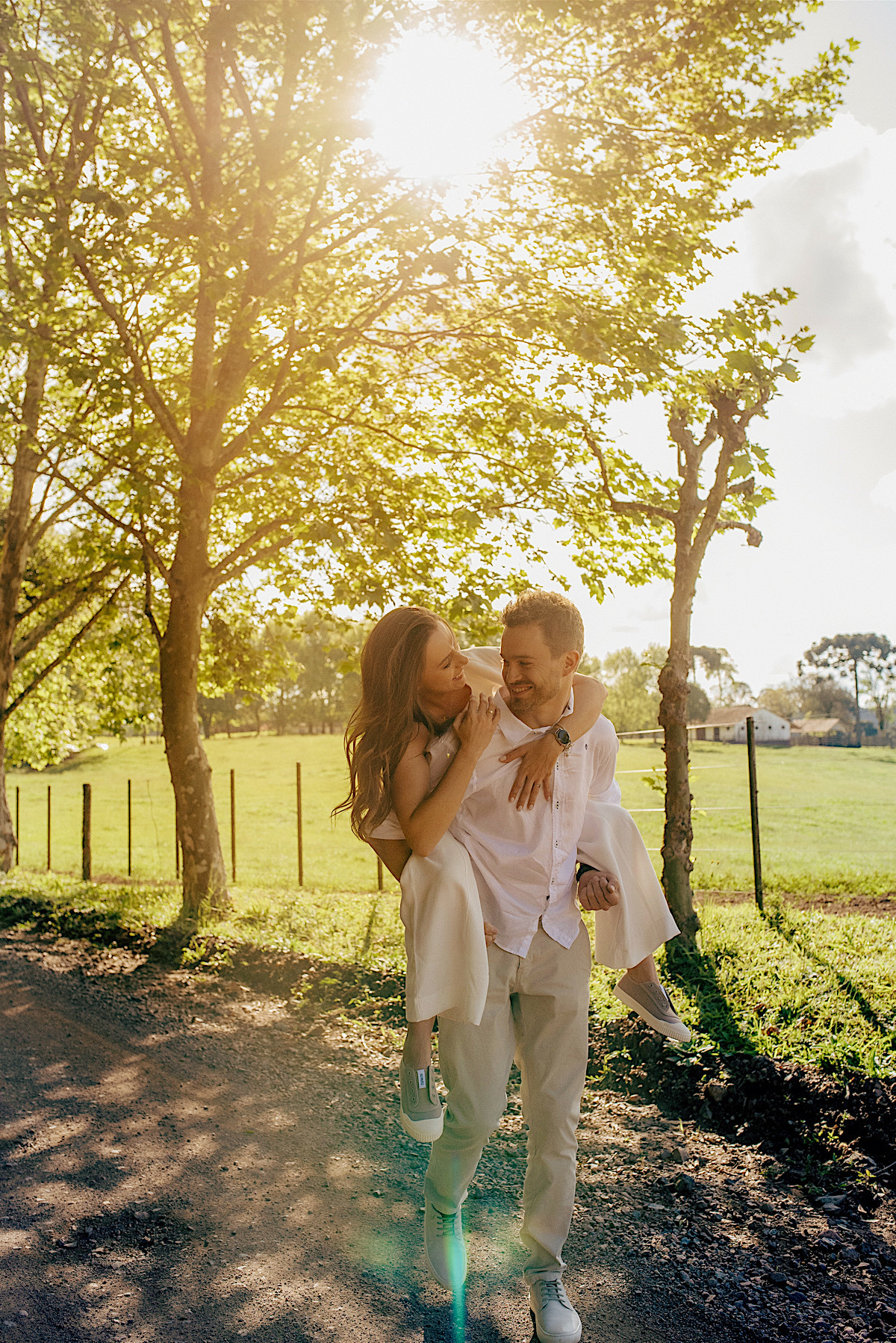 emanuelle - jeferson - pre-casamento - chroma fotografia - ensaio casal - em casa - ao ar livre