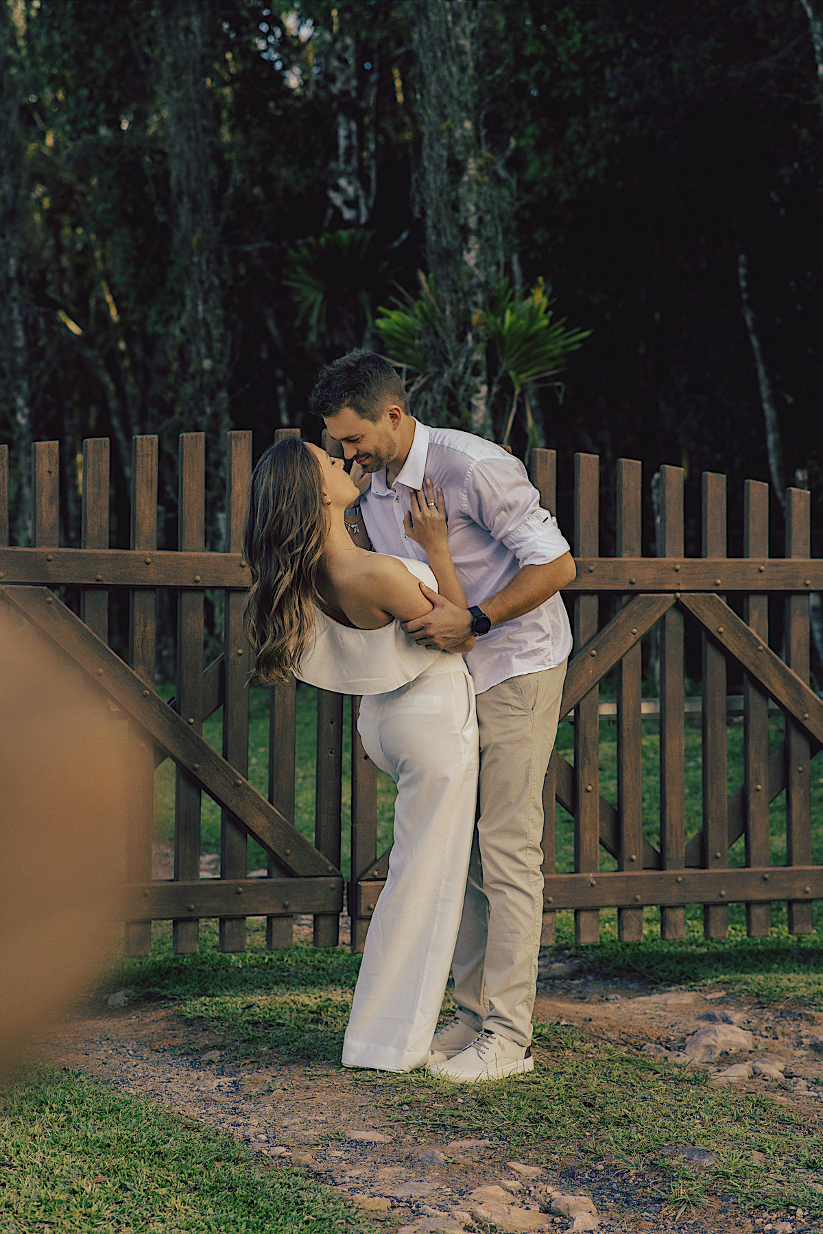emanuelle - jeferson - pre-casamento - chroma fotografia - ensaio casal - em casa - ao ar livre
