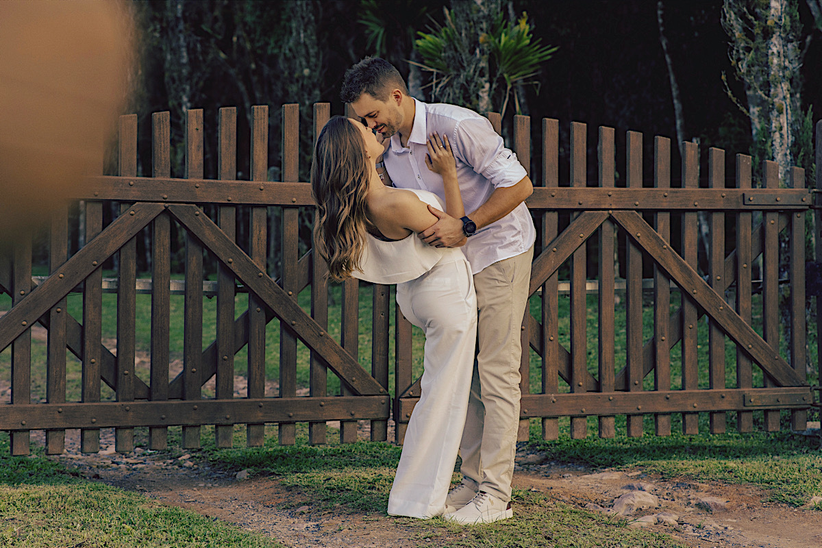 emanuelle - jeferson - pre-casamento - chroma fotografia - ensaio casal - em casa - ao ar livre