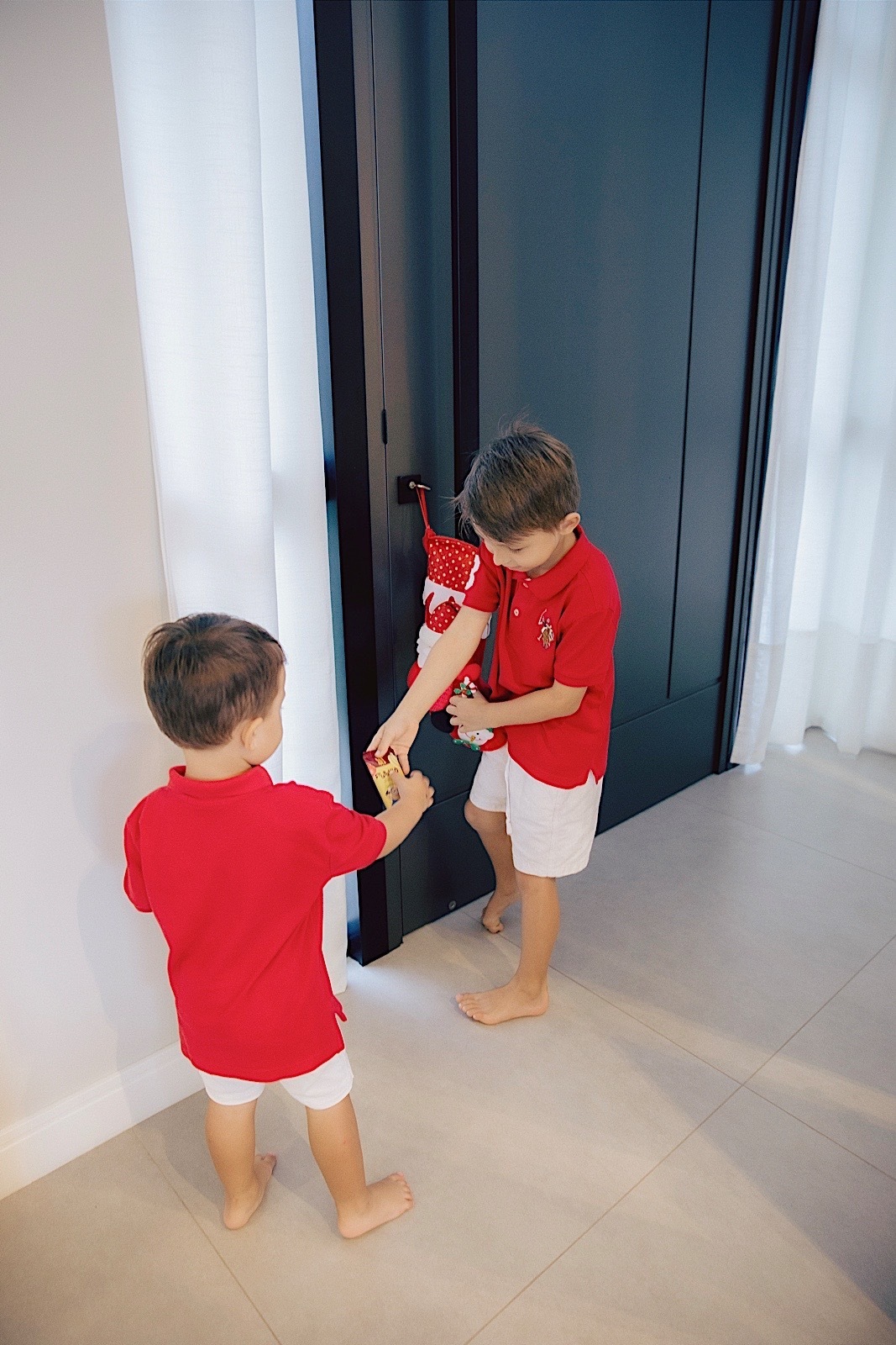 ensaio natal - ensaio em casa - ensaio familia - fotografos jaragua do sul - fotografia de familia - jaragua do sul - chroma fotografia