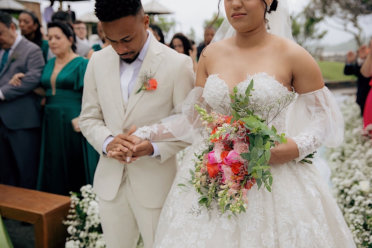 casamento - casamento no litoral - casamento ao ar livre - casamento Leticia e Joao - noivos 2024 - fotografia de casamento - chroma fotografia