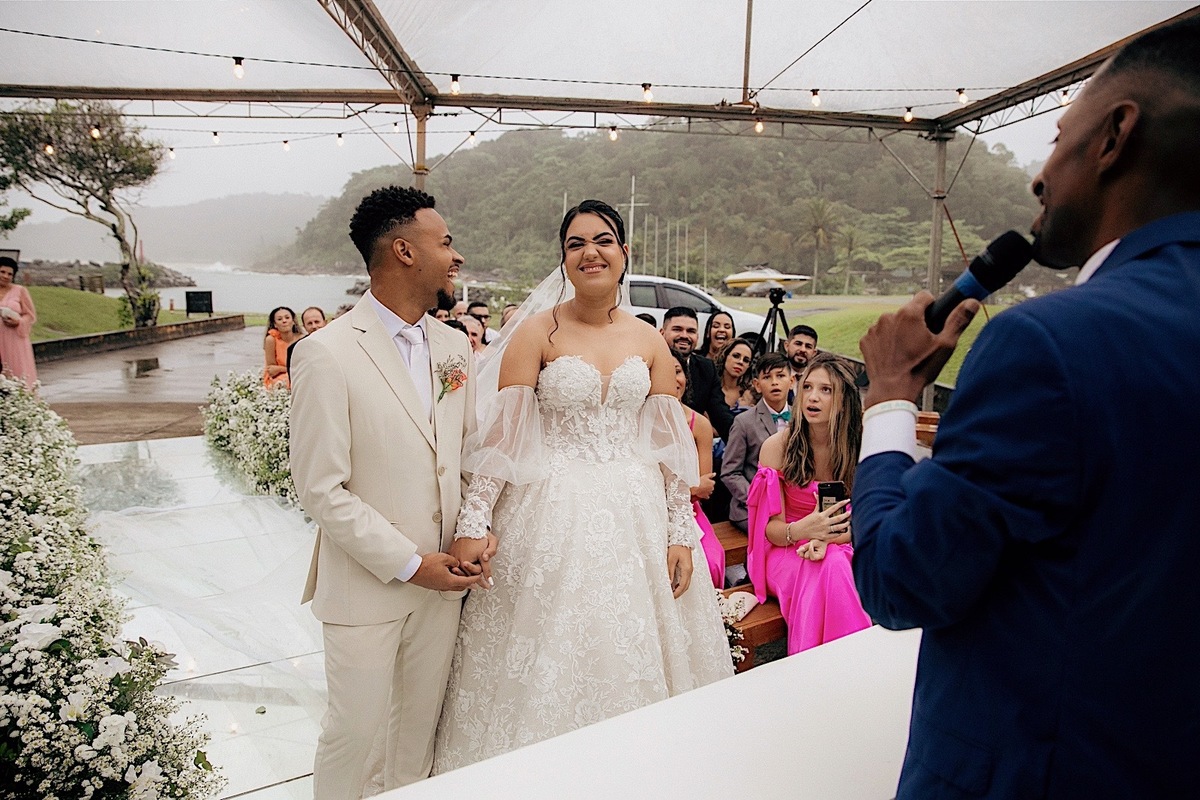 casamento - casamento no litoral - casamento ao ar livre - casamento Leticia e Joao - noivos 2024 - fotografia de casamento - chroma fotografia