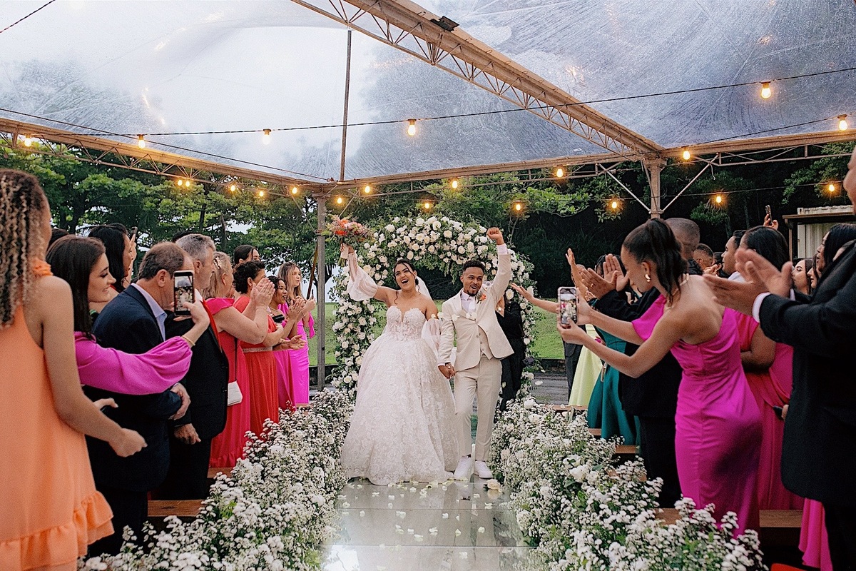 casamento - casamento no litoral - casamento ao ar livre - casamento Leticia e Joao - noivos 2024 - fotografia de casamento - chroma fotografia