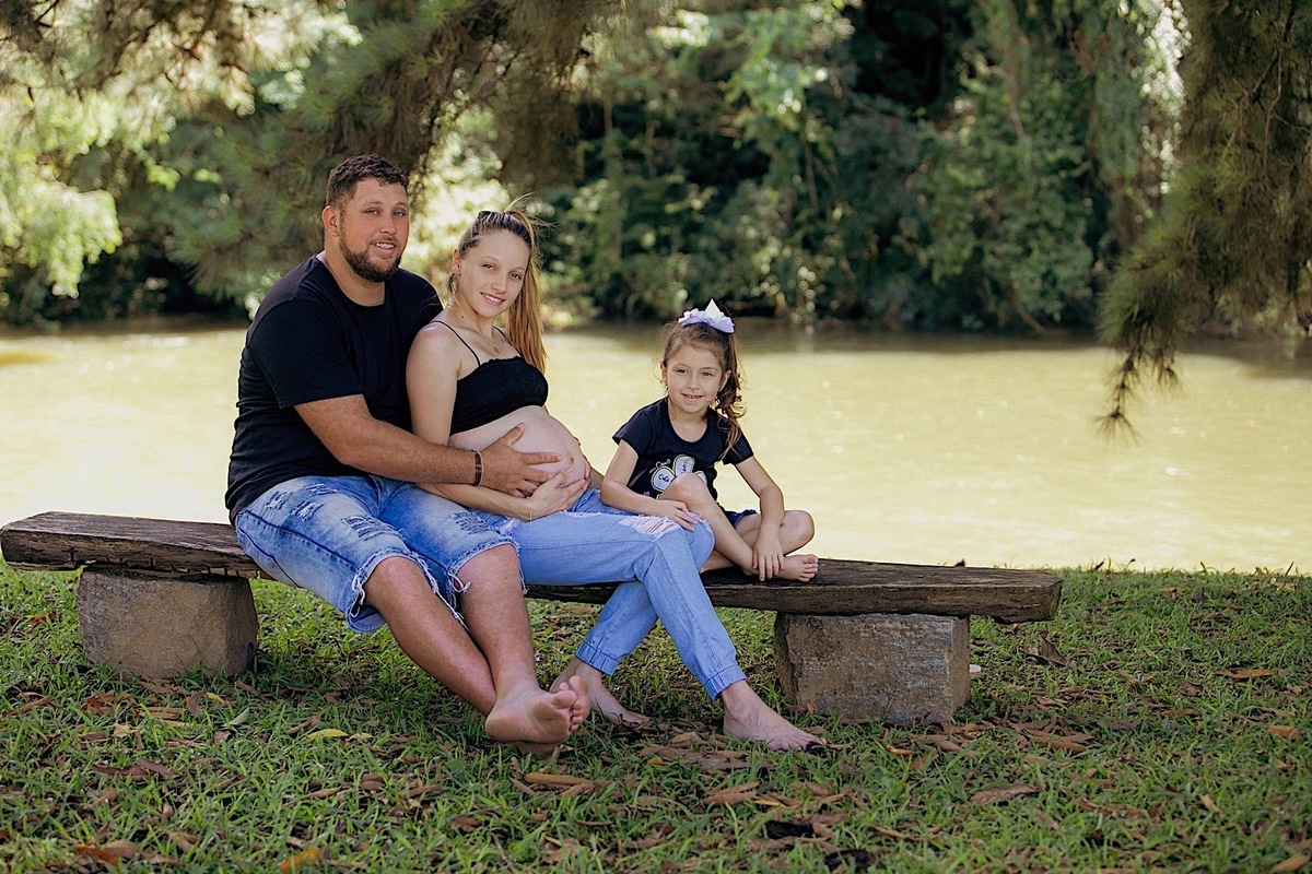 ensaio gestante - ensaio externo - ensaio em rio dos cedros - a espera de Joaquim - fotografia de familia - fotografos jaragua do sul - chroma fotografia 