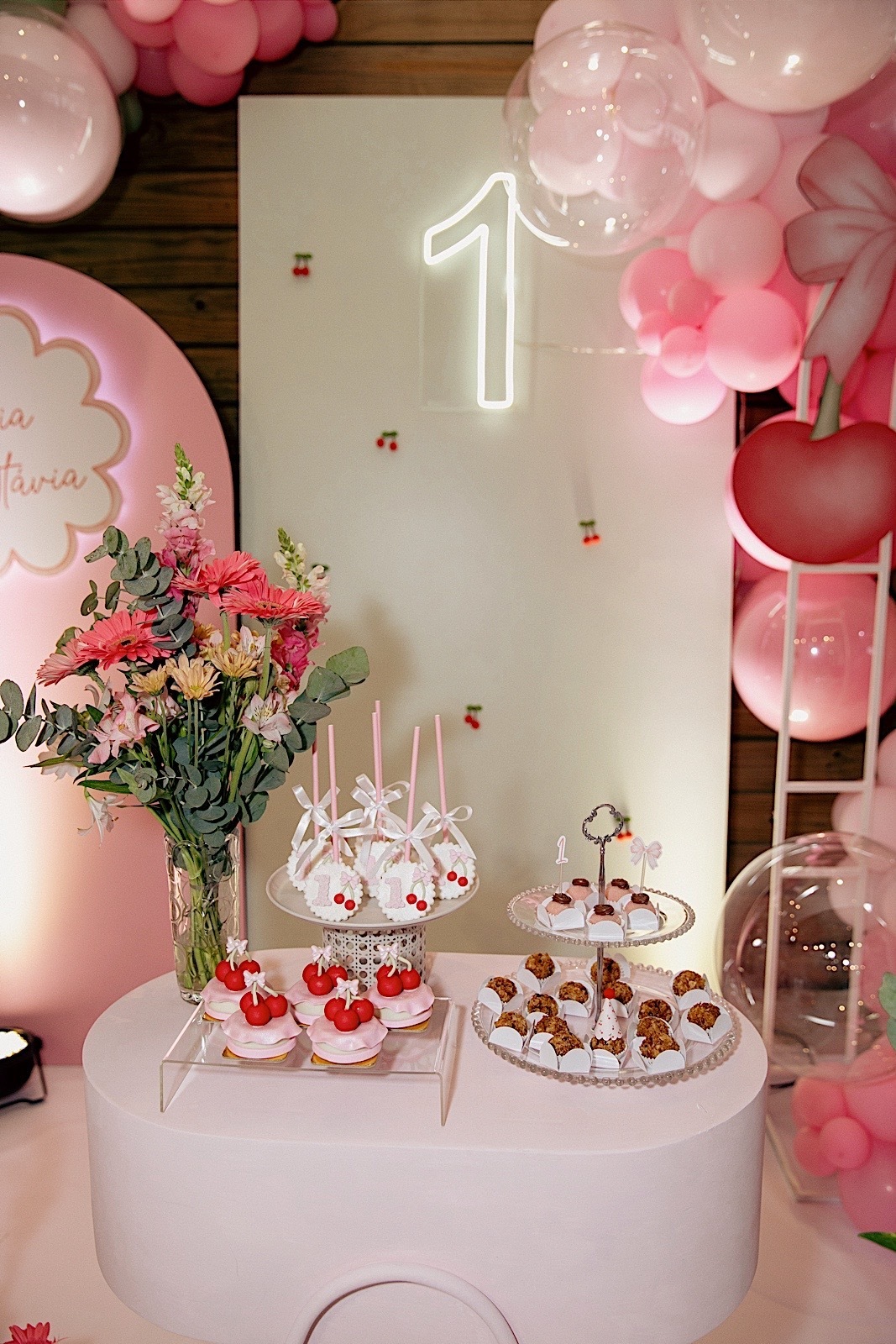 aniversario - aniversario infantil - maria otavia 1 ano - festa de 1 ano - fotografos jaraguá do sul - fotografia de familia - fotografia infantil - chroma fotografia - tema cereja