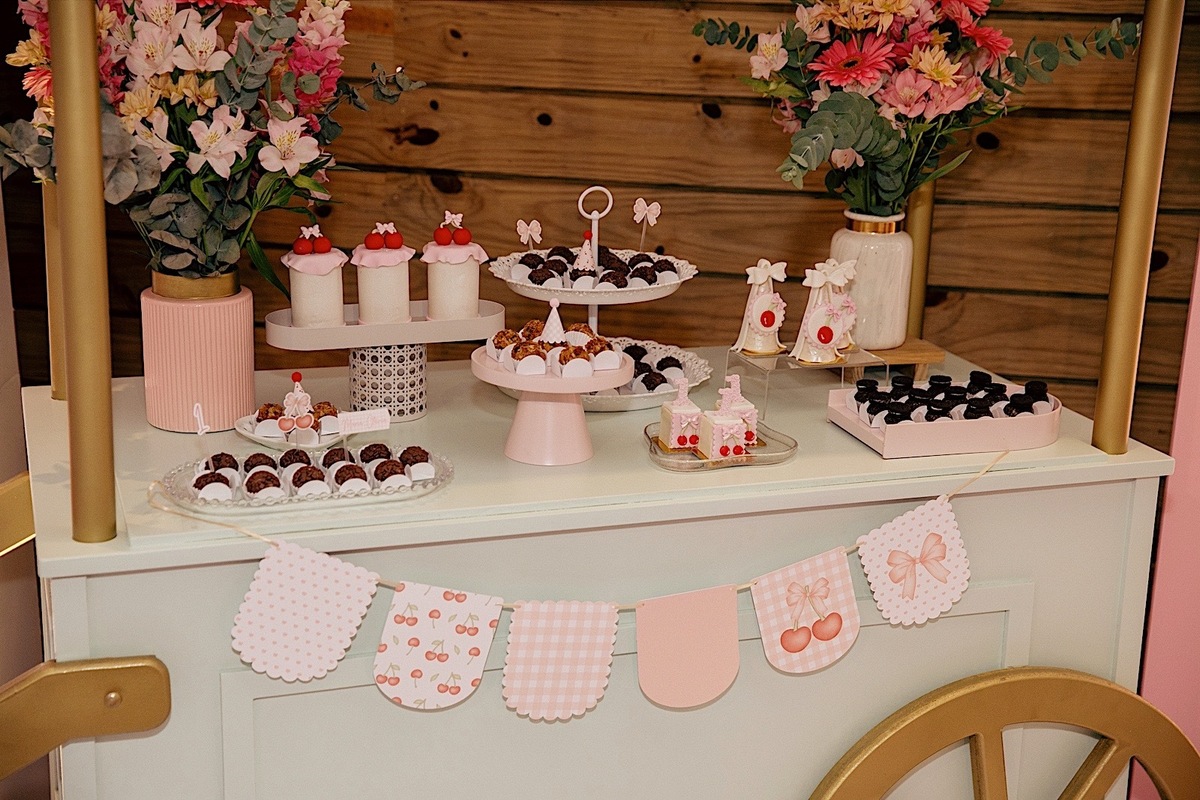 aniversario - aniversario infantil - maria otavia 1 ano - festa de 1 ano - fotografos jaraguá do sul - fotografia de familia - fotografia infantil - chroma fotografia - tema cereja