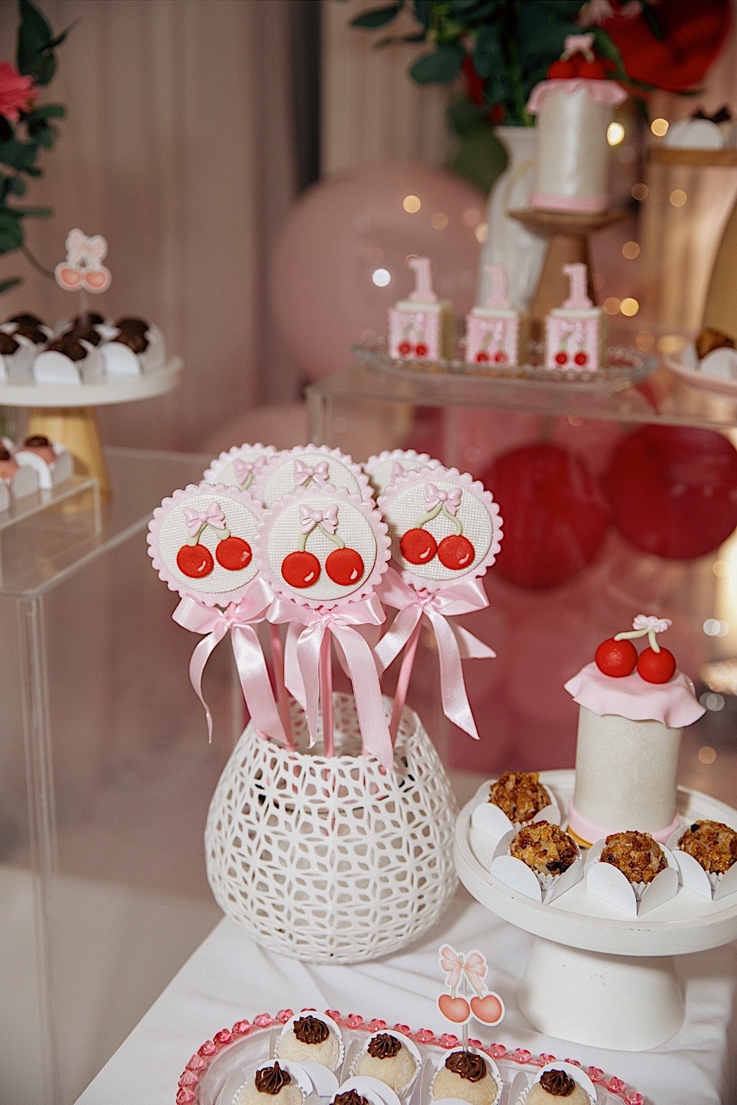 aniversario - aniversario infantil - maria otavia 1 ano - festa de 1 ano - fotografos jaraguá do sul - fotografia de familia - fotografia infantil - chroma fotografia - tema cereja