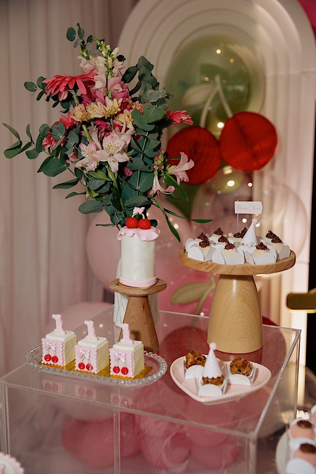 aniversario - aniversario infantil - maria otavia 1 ano - festa de 1 ano - fotografos jaraguá do sul - fotografia de familia - fotografia infantil - chroma fotografia - tema cereja