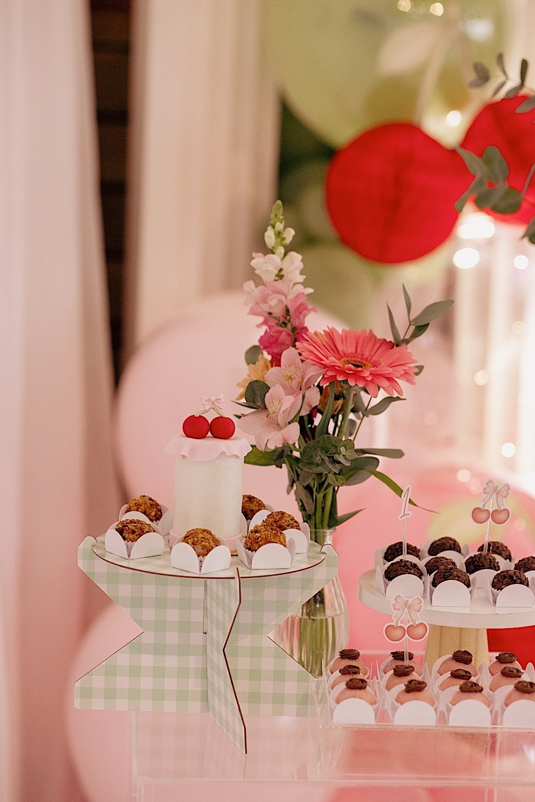 aniversario - aniversario infantil - maria otavia 1 ano - festa de 1 ano - fotografos jaraguá do sul - fotografia de familia - fotografia infantil - chroma fotografia - tema cereja