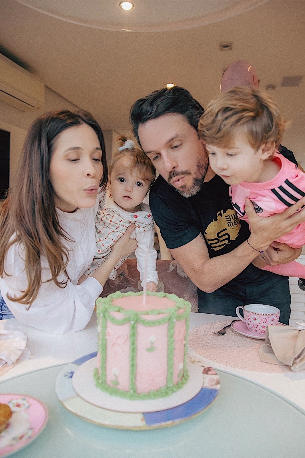 acompanhamento mensal - acompanhamento infantil - ensaio mes a mes - ensaio infantil - ensaio em casa - Celina acompanhamento - familia - ensaio familia - jaragua do sul - fotogarfos jaragua do sul - chroma Fotografia 