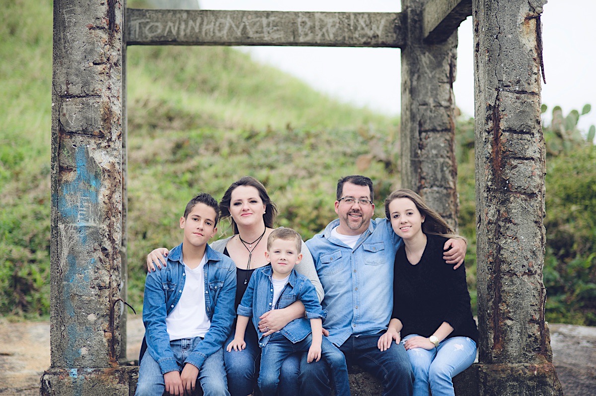 ensaio família - ensaio na praia - mãe de 3 - são francisco do sul - chroma fotografia