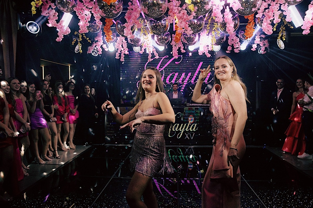 festa de 15 anos - aniversario 15 ANOS - 15 ANOS kayla - festa de aniversario - fotografos jaragua do sul - fotografia de familia - jaragua do sul - chrioma fotografia