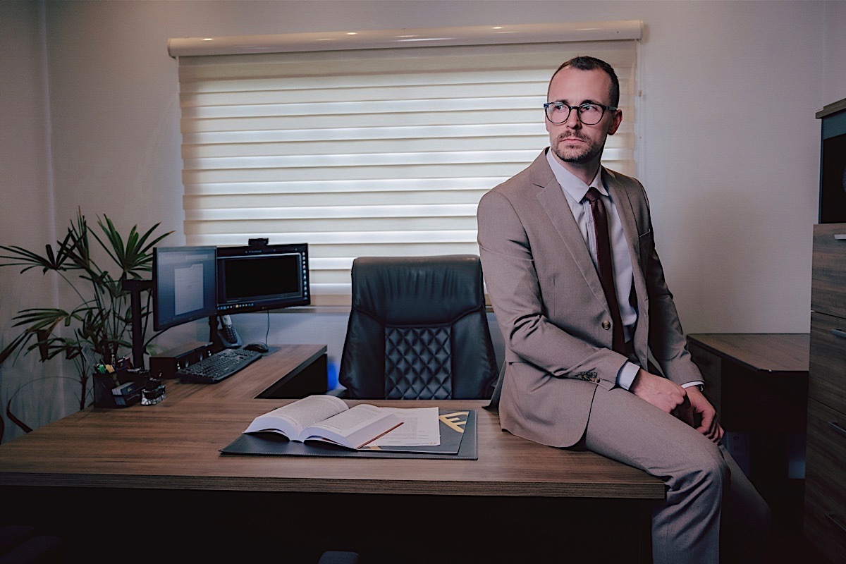 ensaio profissional - elisan nadrowski - advogado - advocacia - advogada - denise costa - helene - escritorio - estudio - chroma fotografia