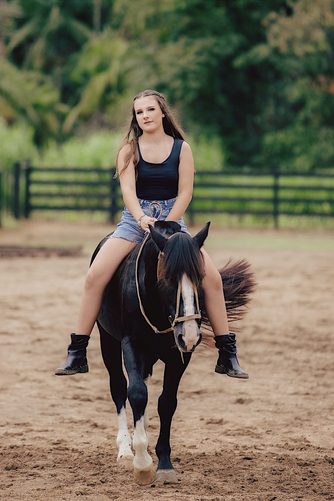 ensaio externo - ensaio fotografico - ensaio 15 anos - 15 anos Laura - ensaio com cavalos - ensaio de familia - ensaio individual - jaragua do sul - chroma fotografia 